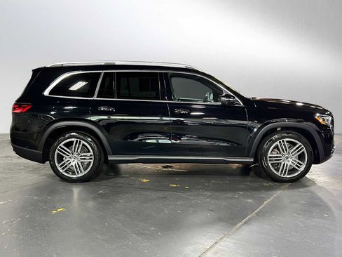 Used 2025 Mercedes-Benz GLS 450 4MATIC image 2