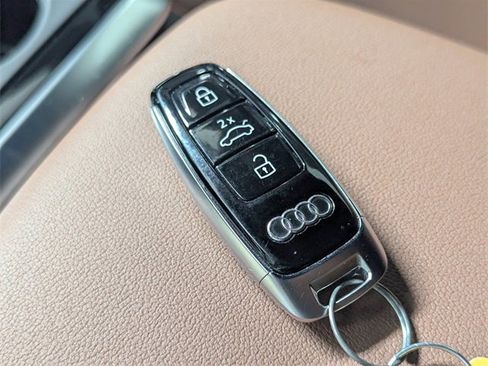 Used 2024 Audi Q8 Premium Plus image 25