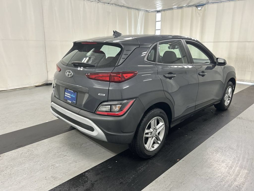 Used 2023 Hyundai Kona SE AWD/4WD image 2