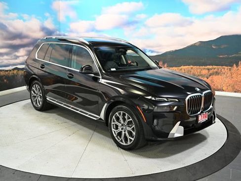 Used 2024 BMW X7 xDrive40i w/ Premium Package AWD/4WD image 1