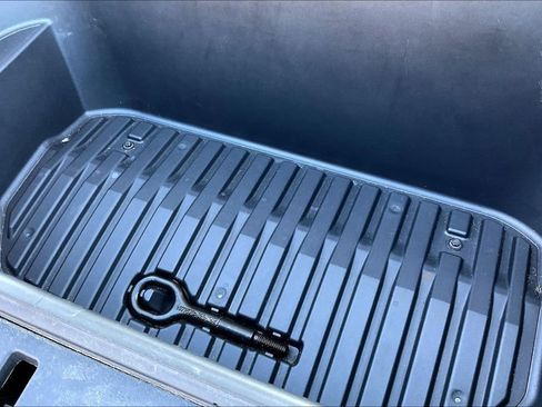 Used 2021 Tesla Model Y Performance image 30