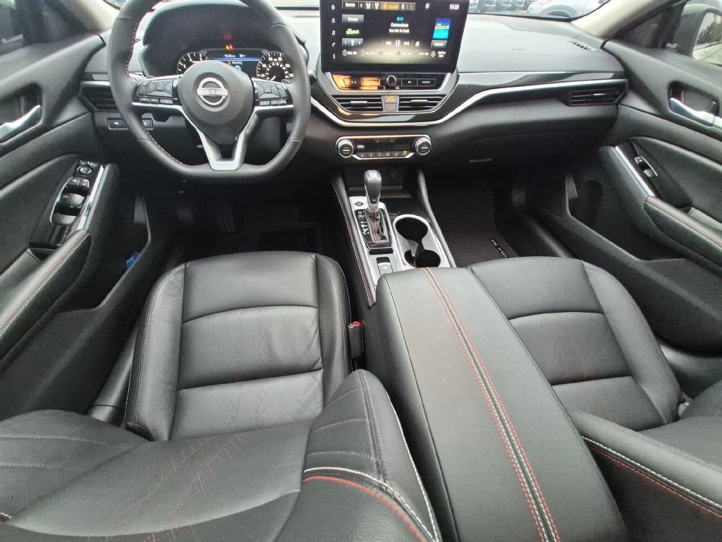 Used 2025 Nissan Altima 2.5 SR w/ SR Premium Package AWD/4WD image 24