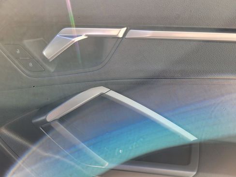 Used 2025 Audi Q3 2.0T Premium w/ Convenience Package image 13