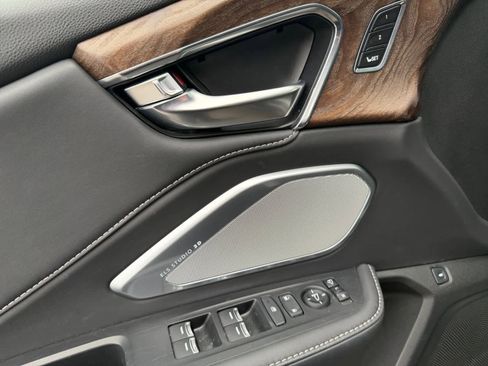 Used 2023 Acura RDX AWD w/ Advance Package image 11