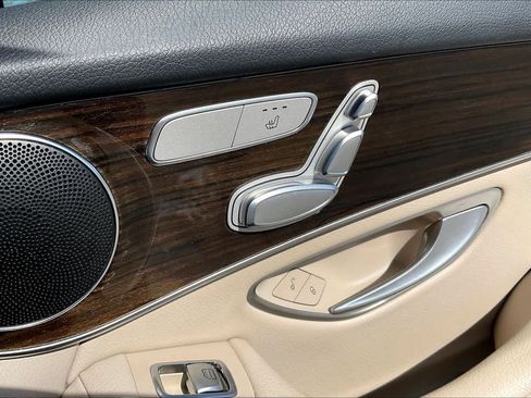 Used 2022 Mercedes-Benz GLC 300 GLC 300 image 9