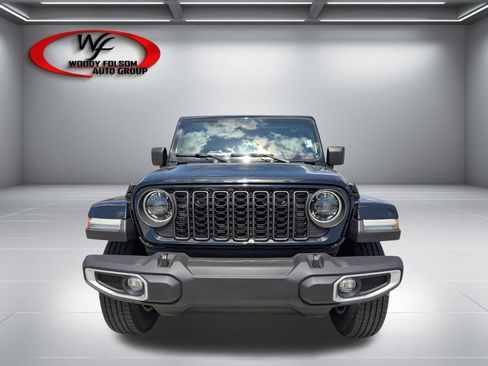 Used 2024 Jeep Gladiator Sport AWD/4WD image 11