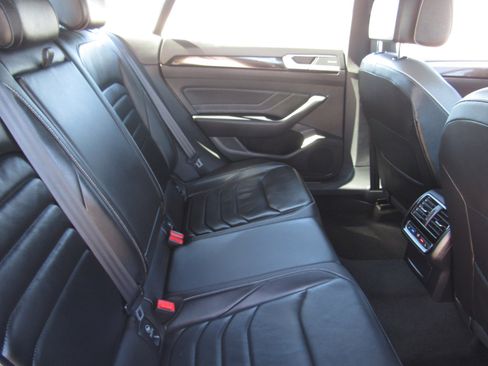 Used 2021 Volkswagen Arteon SEL Premium image 12