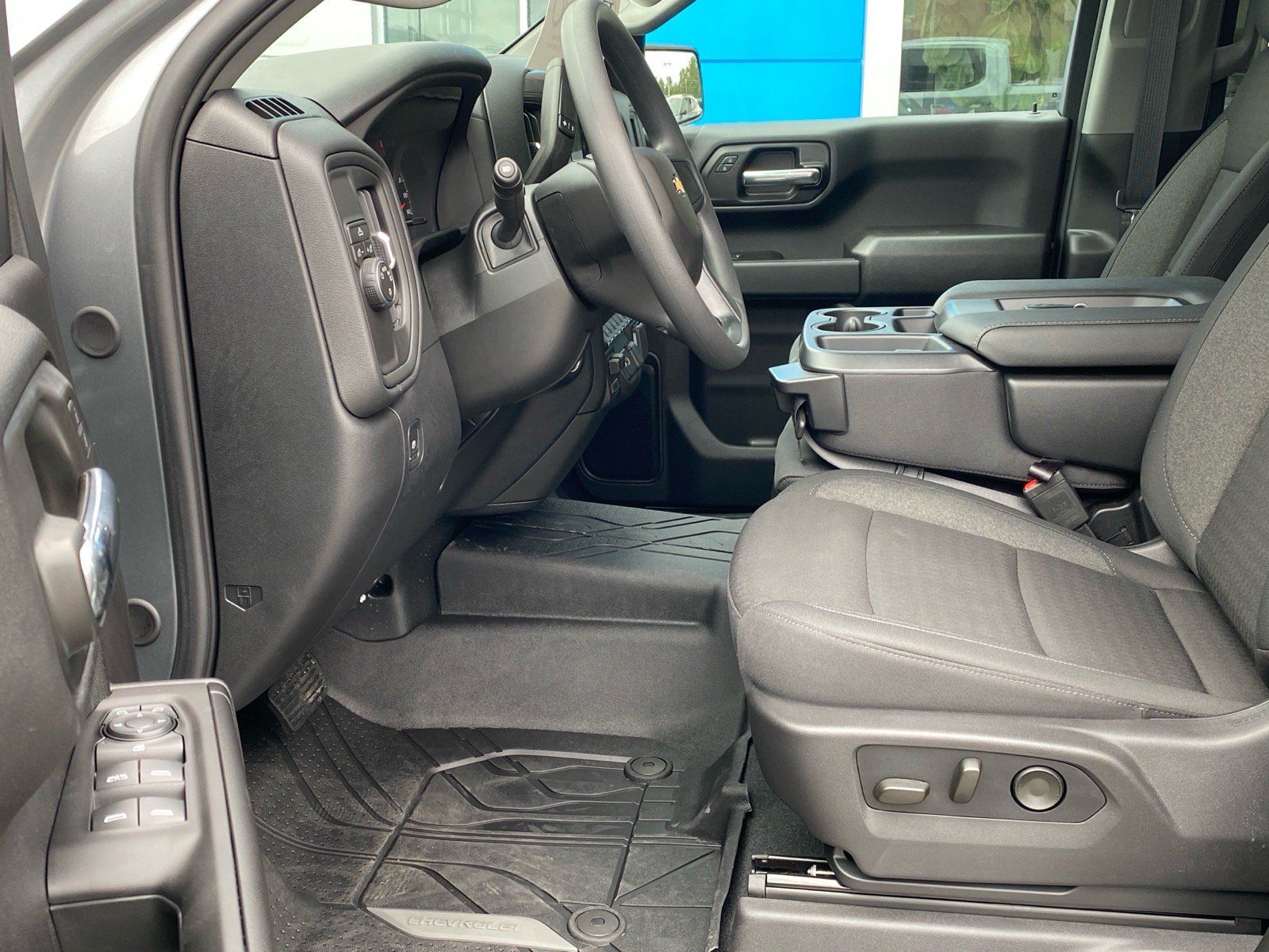 Used 2026 Chevrolet Silverado 1500 Custom w/ Turbomax Blackout Package RWD image 13
