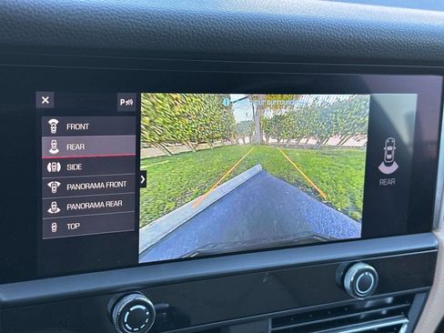 Used 2025 Porsche Macan image 23