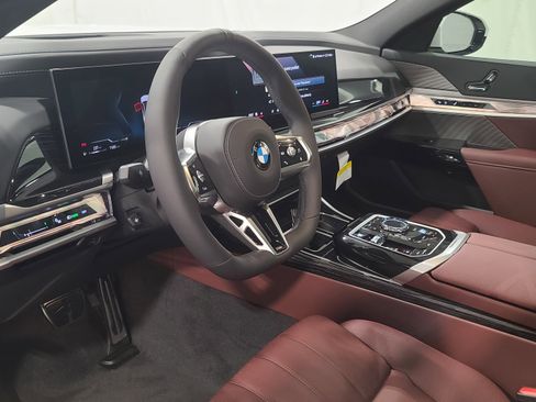 New 2026 BMW 740i RWD image 12