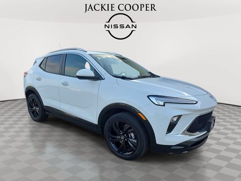 Used 2024 Buick Encore GX Sport Touring AWD/4WD image 3