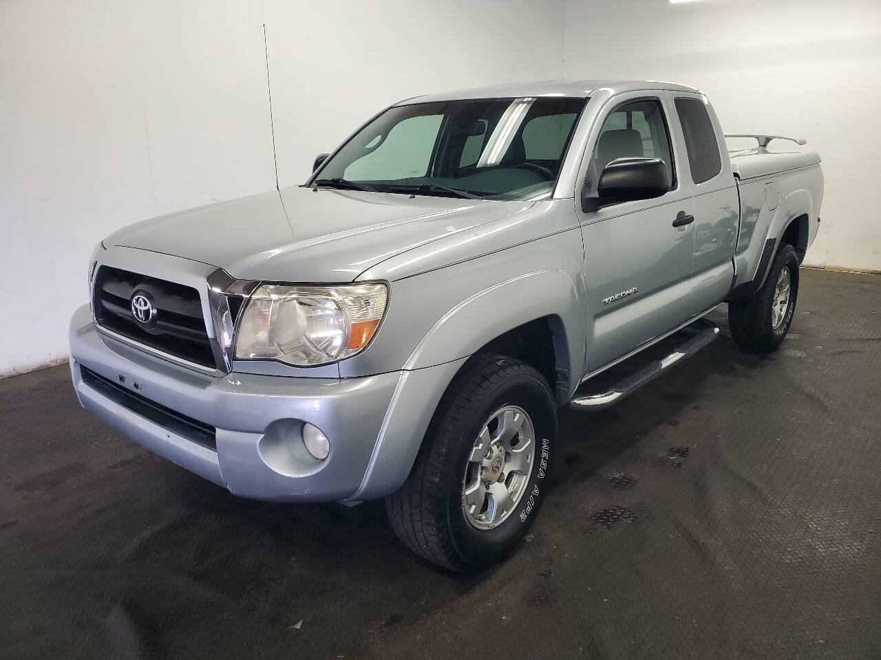 Used 2006 Toyota Tacoma PreRunner RWD image 1