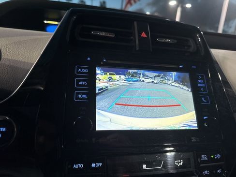 Used 2016 Toyota Prius Three image 19