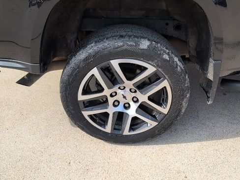 Used 2023 Chevrolet Colorado Z71 w/ Z71 Convenience Package 2 AWD/4WD image 3