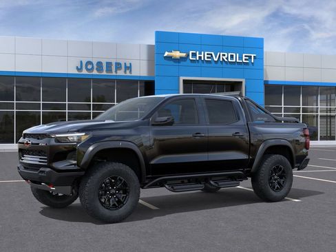 New 2026 Chevrolet Colorado ZR2 w/ Midnight Edition AWD/4WD image 2