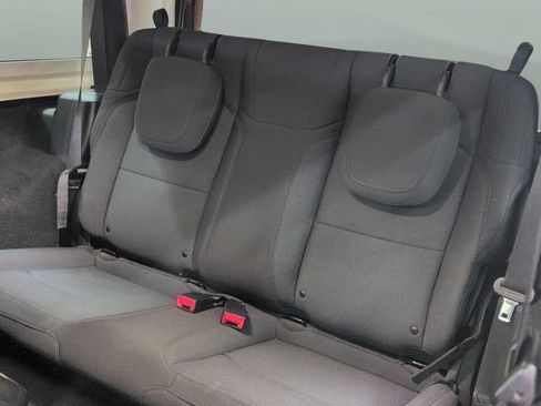 Used 2021 Jeep Wrangler Sport AWD/4WD image 17
