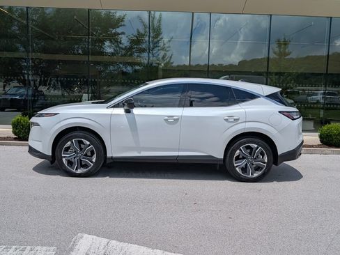 Used 2025 Nissan Murano SV FWD image 2