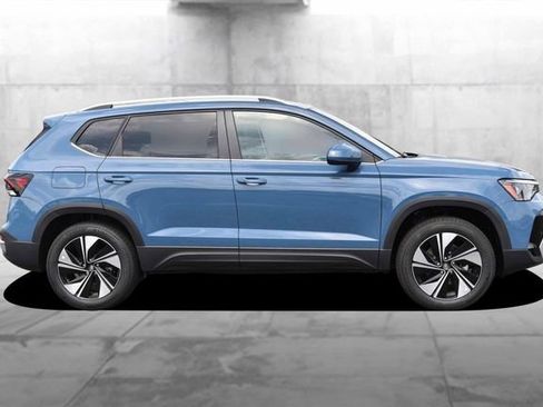 New 2026 Volkswagen Taos SE AWD/4WD image 5