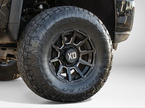 Used 2022 GMC Sierra 3500 Denali w/ Denali Black Diamond Edition image 63