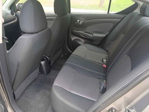 Used 2015 Nissan Versa w/ SL Tech Package FWD image 10
