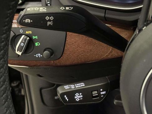 Used 2023 Audi A4 2.0T Premium w/ Convenience Package image 23