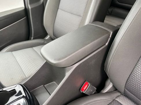 Used 2025 Chevrolet Trax LT FWD image 20