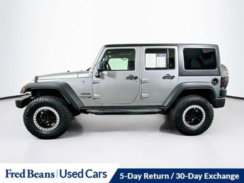Used 2018 Jeep Wrangler Unlimited Sport S AWD/4WD image 7