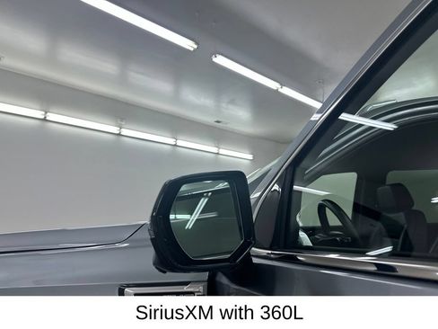 Used 2025 GMC Yukon XL Denali AWD/4WD image 18