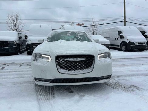 Certified 2017 Chrysler 300 S image 8