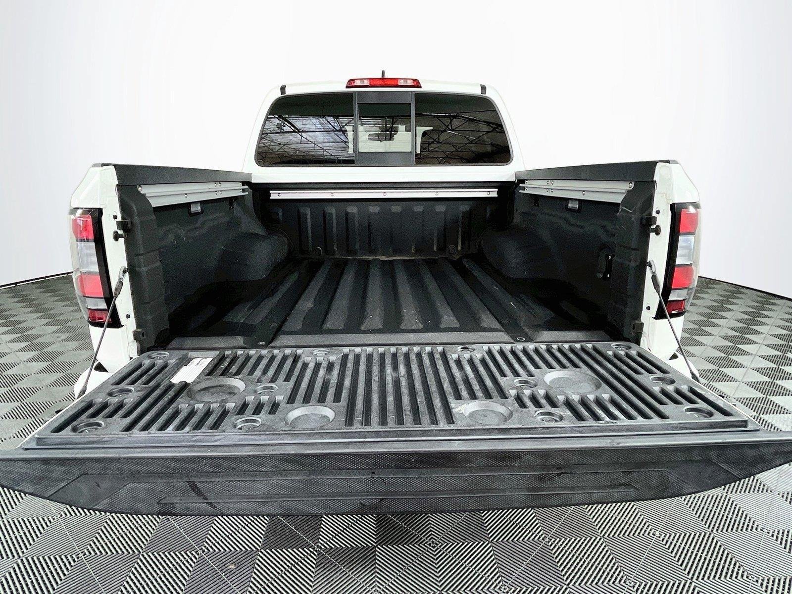 Used 2022 Nissan Frontier SV RWD image 27
