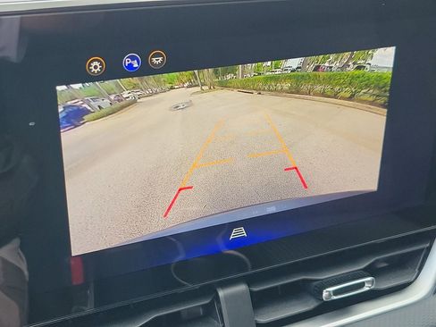 Used 2025 Chevrolet Equinox LT image 21