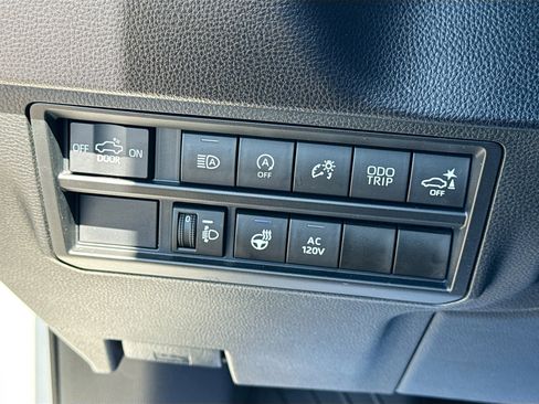 Used 2023 Toyota Tundra SR5 w/ SR5 Premium Package image 32