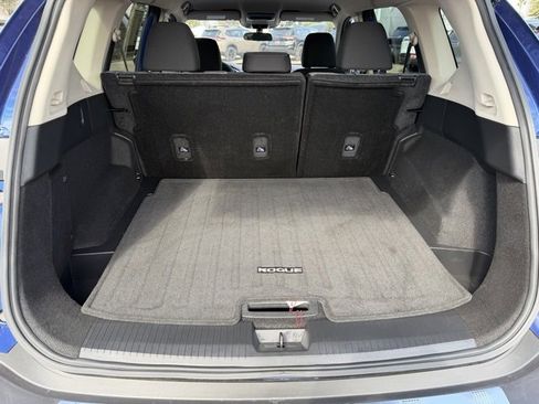 Certified 2023 Nissan Rogue SV image 9
