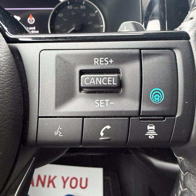 Used 2025 Nissan Pathfinder SL AWD/4WD image 9