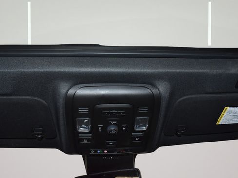 Used 2024 GMC Yukon SLT w/ SLT Premium Package AWD/4WD image 37