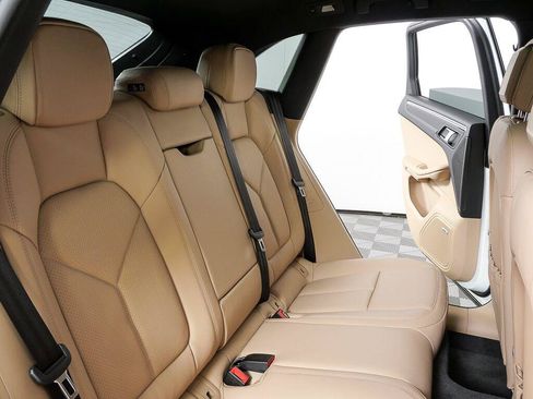 Certified 2026 Porsche Macan Turbo AWD/4WD image 22