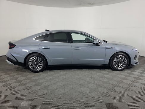 Used 2024 Hyundai Sonata Limited image 3