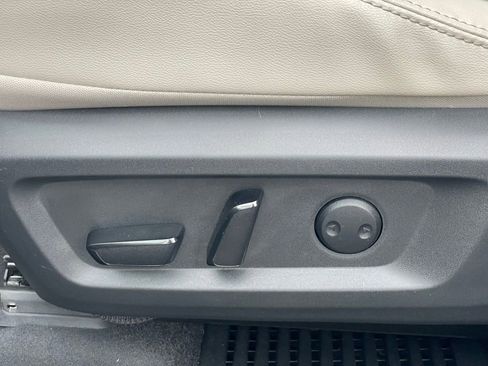 Used 2023 Nissan Rogue SL image 10