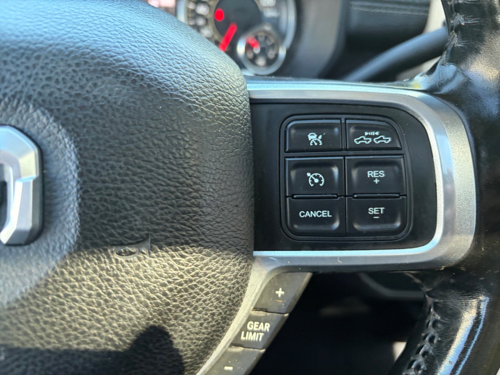Used 2021 RAM 3500 Laramie w/ Safety Group AWD/4WD image 28