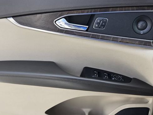 Used 2019 Lincoln Nautilus Reserve FWD image 23