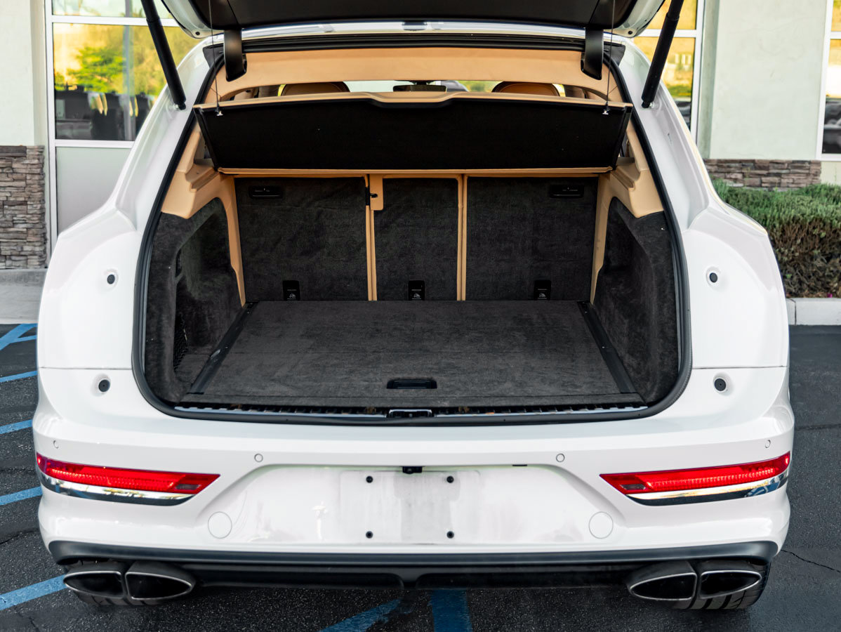 Used 2023 Bentley Bentayga AWD/4WD image 34