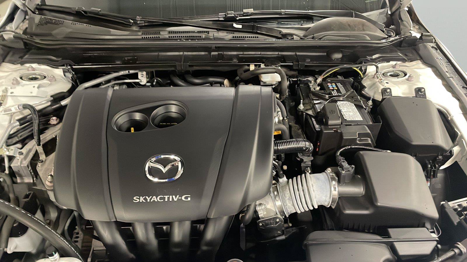 Used 2022 MAZDA MAZDA3 s FWD image 9