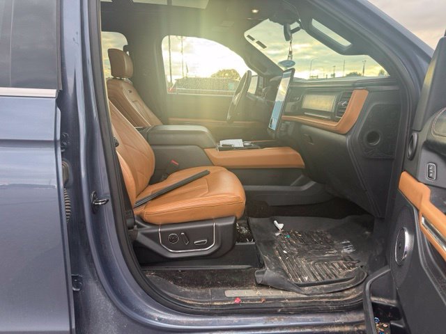 Used 2023 Ford Expedition Max Platinum AWD/4WD image 13
