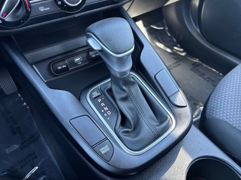 Used 2025 Kia Soul LX w/ LX Technology Package FWD image 41