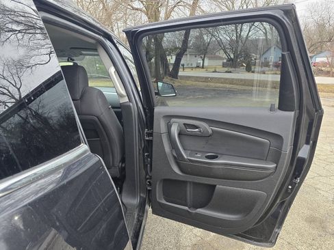 Used 2011 Chevrolet Traverse LT AWD/4WD image 10