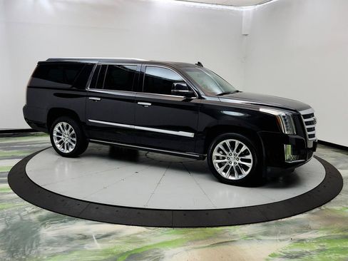 Used 2018 Cadillac Escalade ESV Premium Luxury AWD/4WD image 3