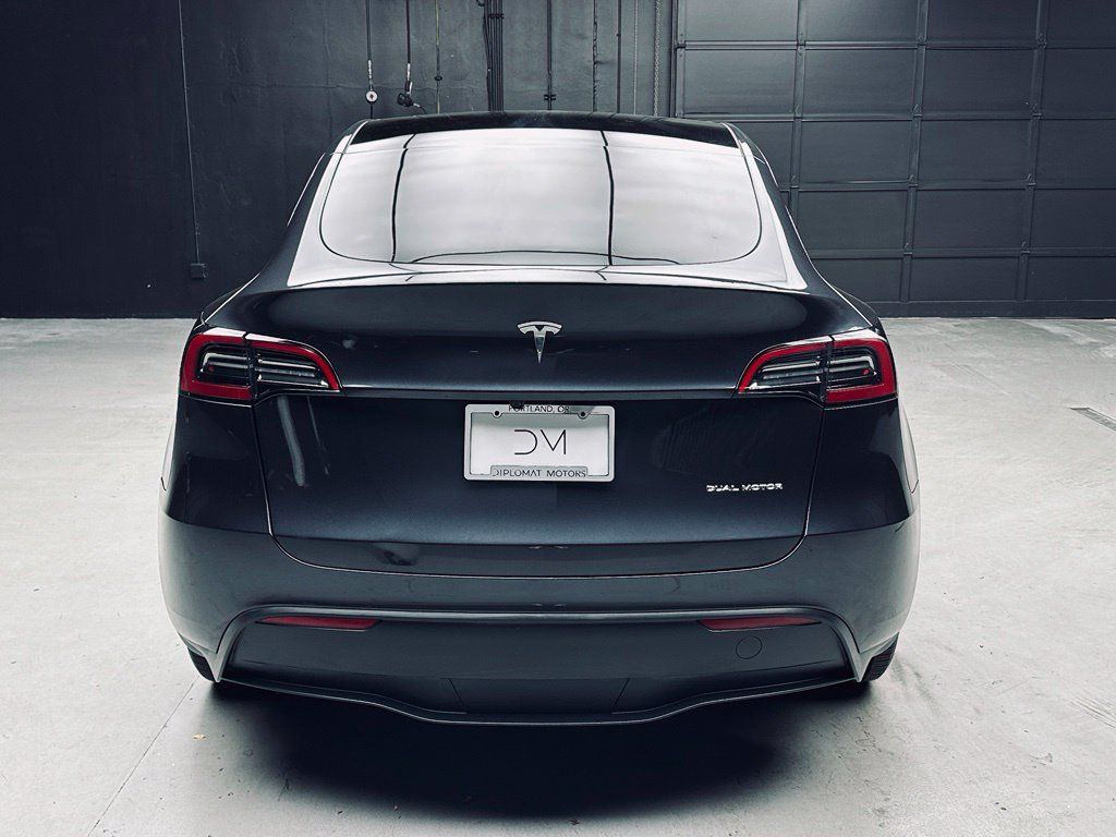 Used 2025 Tesla Model Y Long Range AWD/4WD image 5