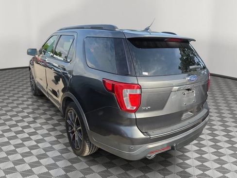 Certified 2018 Ford Explorer XLT w/ Equipment Group 202A FWD image 4