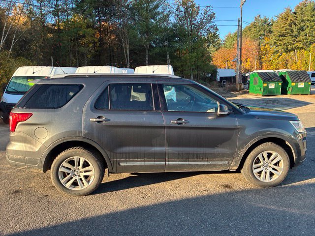 Used 2018 Ford Explorer XLT w/ Equipment Group 202A AWD/4WD image 8