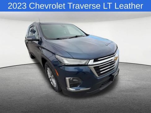 Used 2023 Chevrolet Traverse LT AWD/4WD image 2